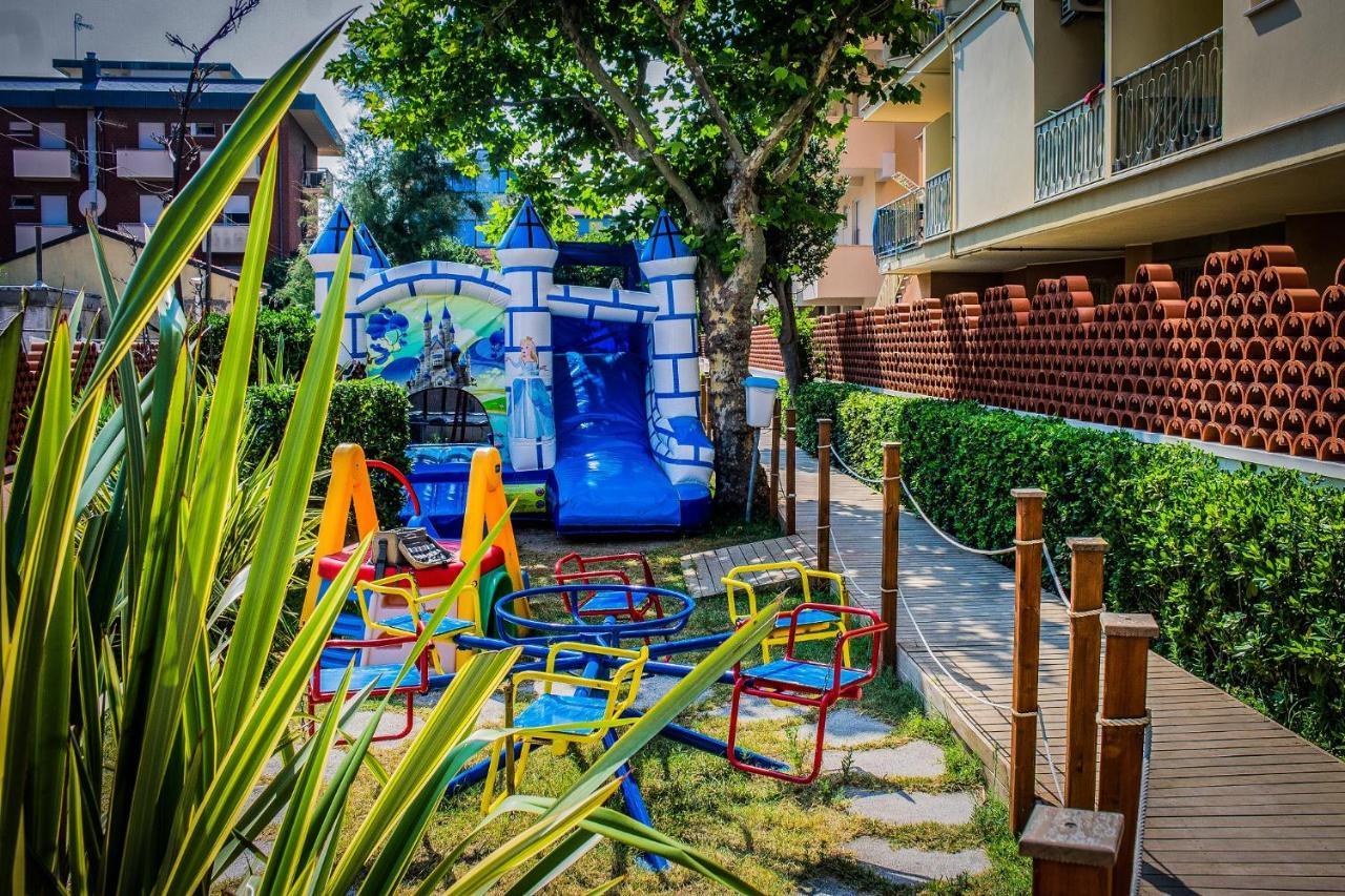 Hotel Rosalba Valentini Family Village Bellaria-Igea Marina Esterno foto
