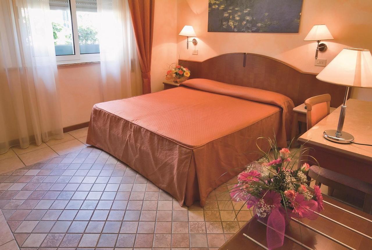 Hotel Rosalba Valentini Family Village Bellaria-Igea Marina Esterno foto