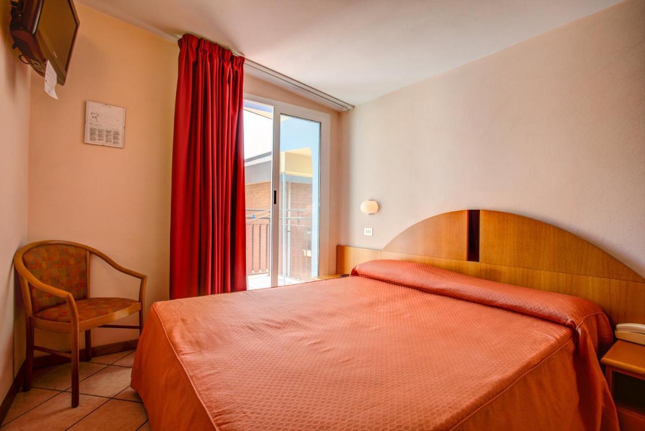Hotel Rosalba Valentini Family Village Bellaria-Igea Marina Esterno foto