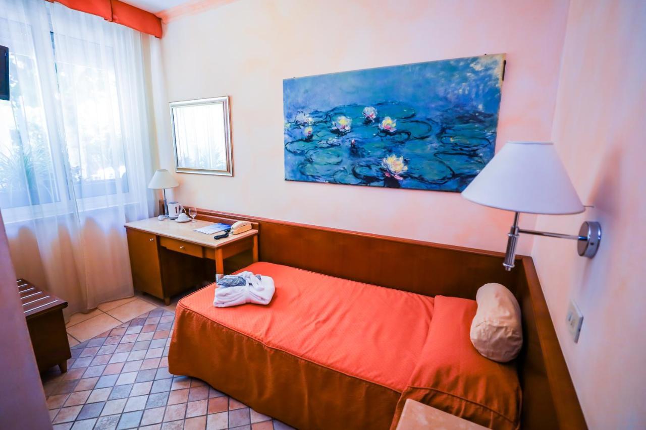 Hotel Rosalba Valentini Family Village Bellaria-Igea Marina Esterno foto