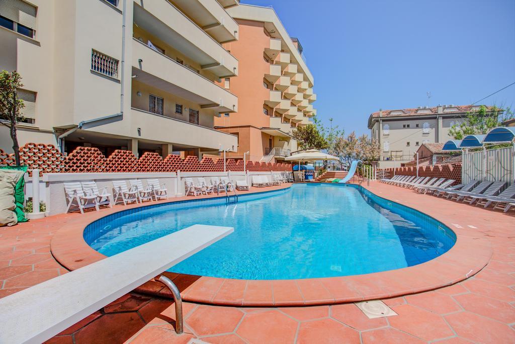 Hotel Rosalba Valentini Family Village Bellaria-Igea Marina Esterno foto