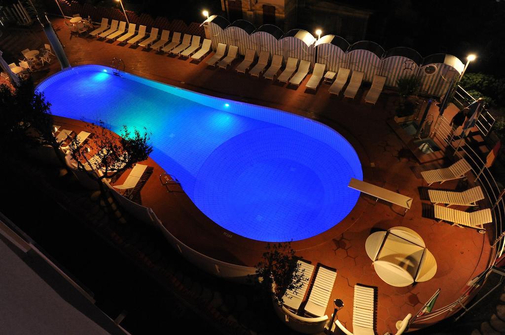 Hotel Rosalba Valentini Family Village Bellaria-Igea Marina Esterno foto