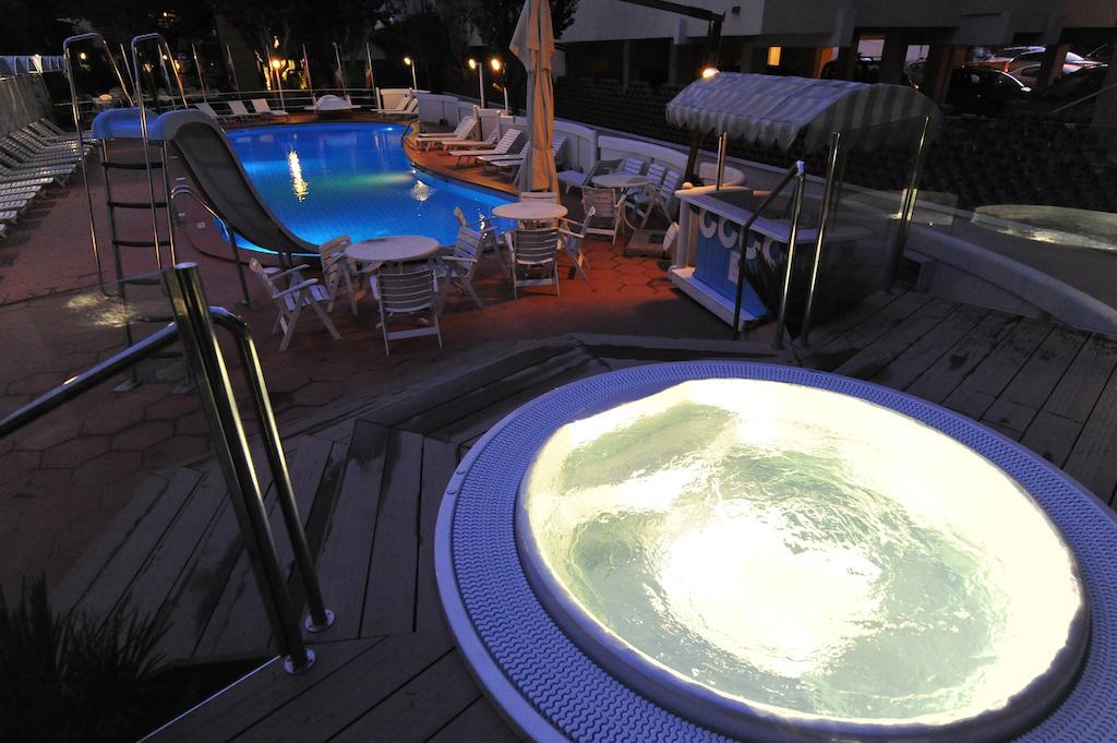 Hotel Rosalba Valentini Family Village Bellaria-Igea Marina Esterno foto